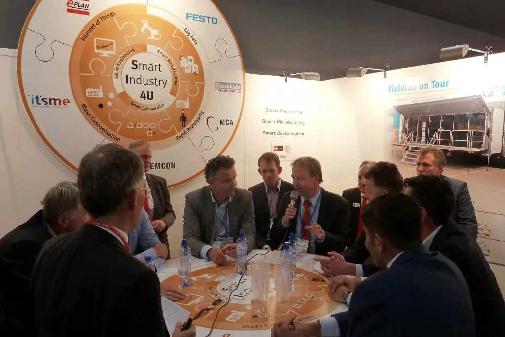 Tijdens de WoTS 2016 vond er een rondetafelgesprek plaats met verschillende sparringpartners uit de industrie met als onderwerp Smart Industry in Nederland (foto: Paul Quaedvlieg)