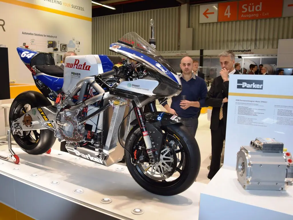 Fluisterstil met PM-motoren naar het podium featured image