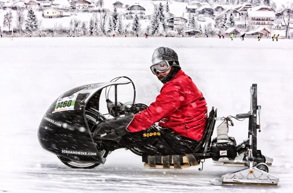 Gasveren en olieremmen voor praktische snelheidsregulering in wintersport