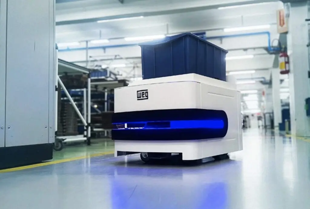 WEG heeft een mobiele robot ontwikkeld die het intern transport in de industrie kan verbeteren (foto: WEG)
