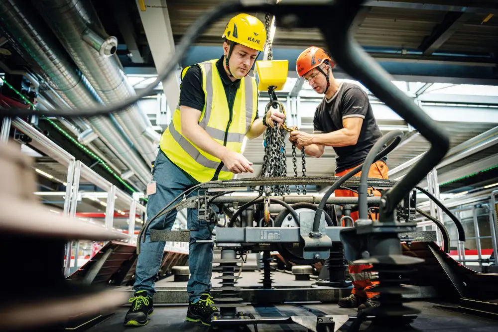 Treinen veilig onderhouden dankzij valbeveiliging met Safety-besturing featured image