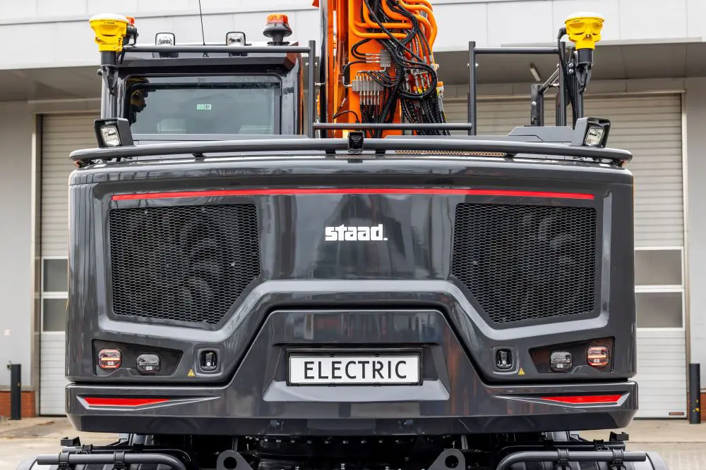 De elektrische graafmachine van Staad is door het bedrijf zelf ontwikkeld.