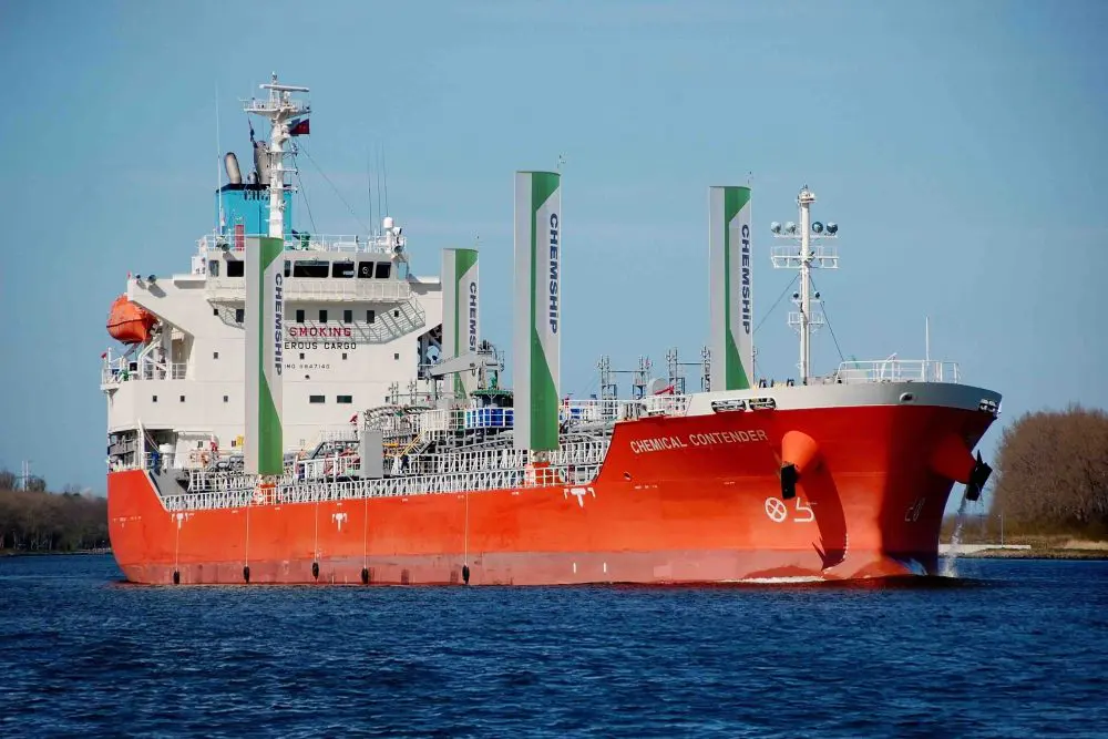 16 meter hoge VentoFoils op twee chemische tankers featured image
