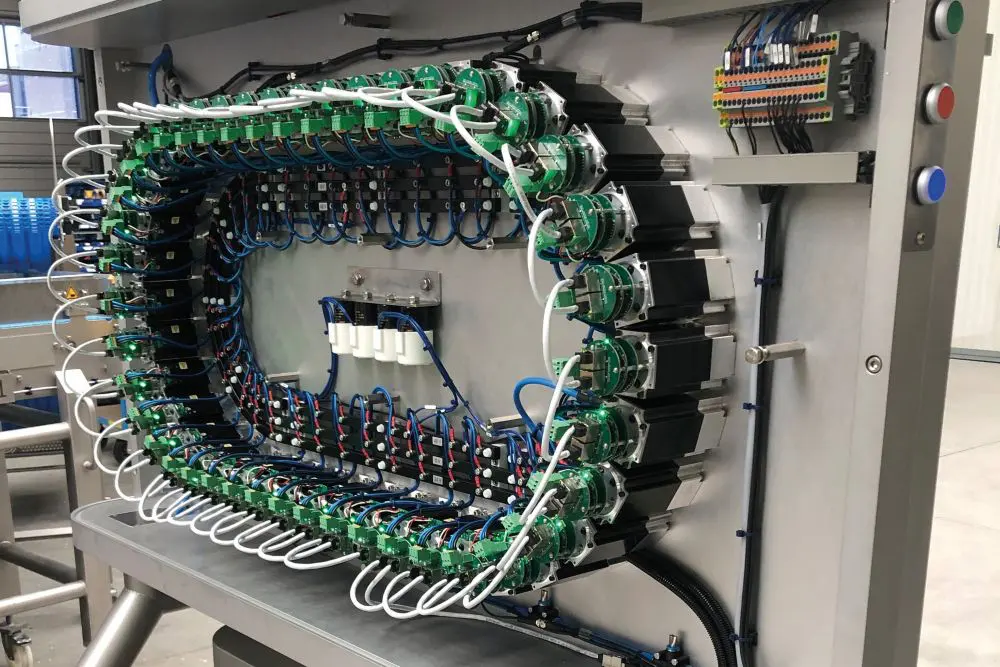 Digital twin verkort ontwikkeltijd Smart Track Feeder featured image