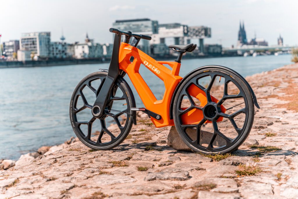 De igus:bike is een fiets die voor meer dan 90 procent uit kunststof bestaat (foto: igus B.V.)